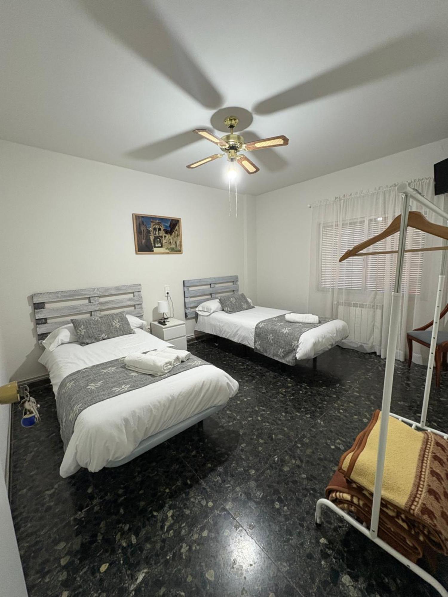 Hostal Pueblo Viejo Belchite Ngoại thất bức ảnh